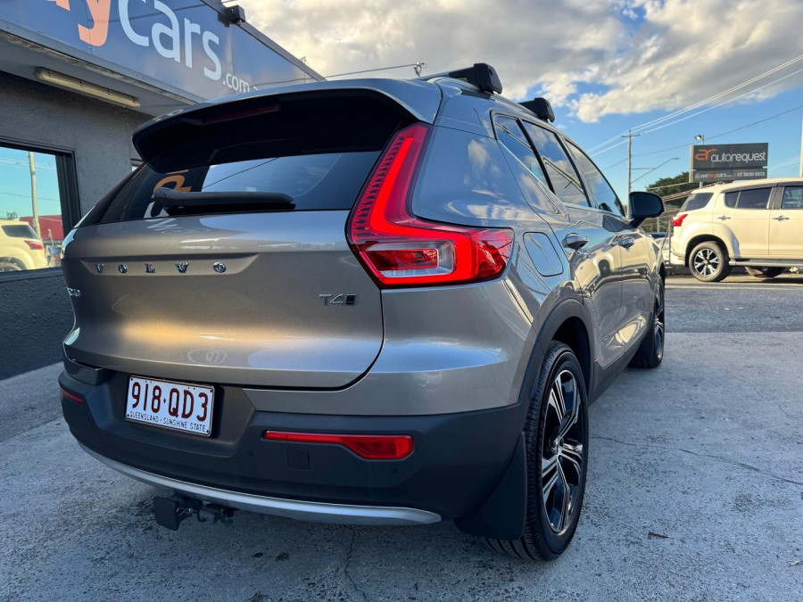 2020 Volvo XC40 XZ T4 Inscription SUV Image 6