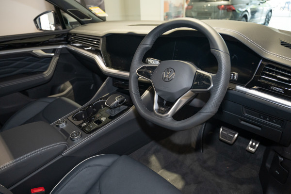 2024 Volkswagen Touareg RC 210TDI R-Line SUV