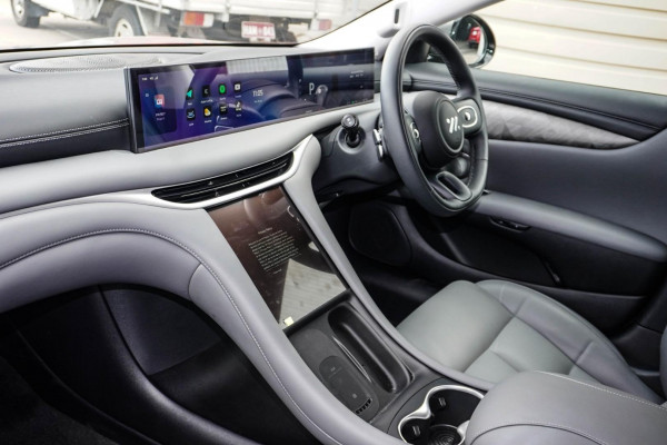 2025 MG IM5 P12L Performance Hatch Image 9