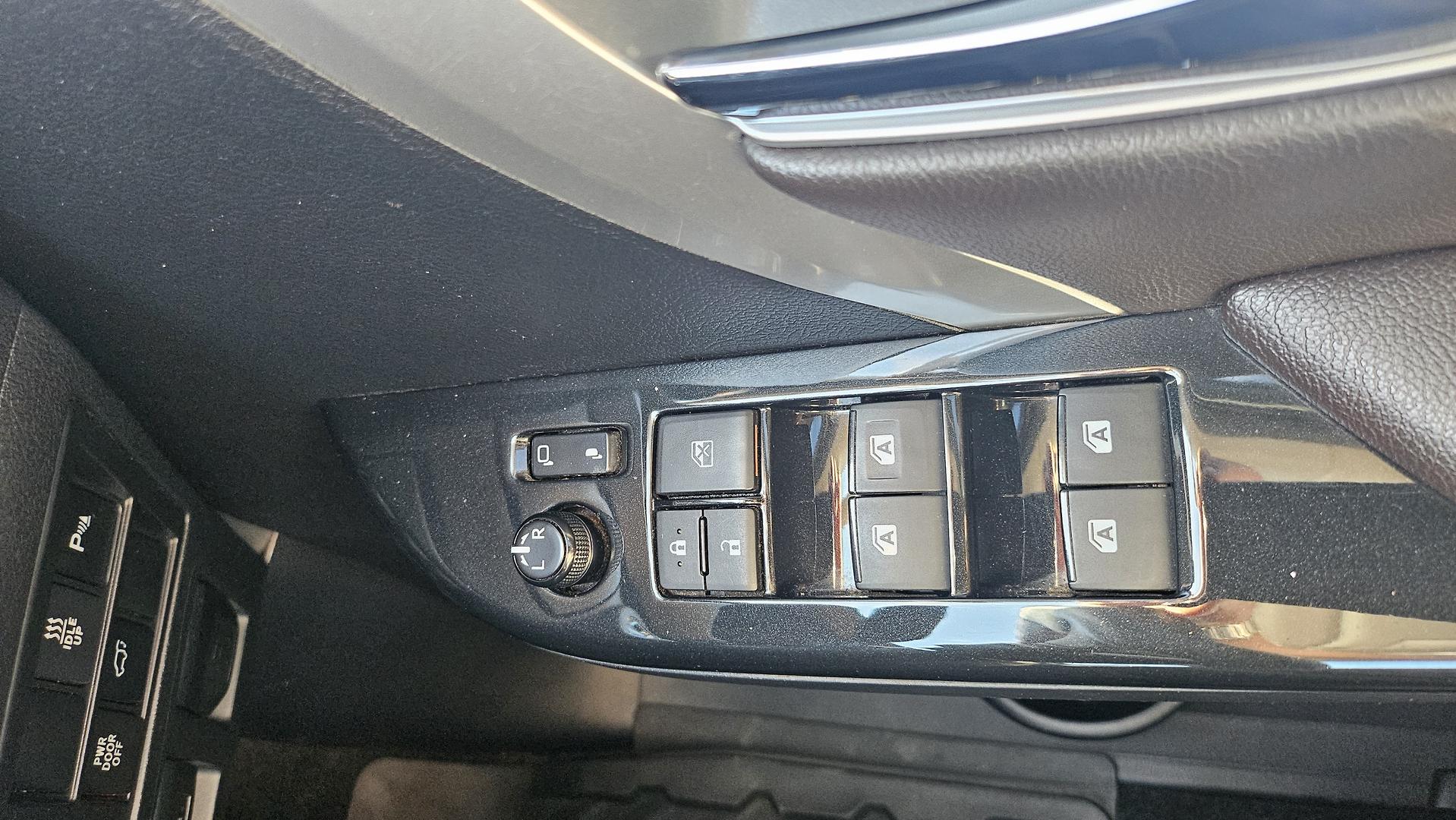 2017 Toyota Fortuner GUN156R Crusade SUV Image 26