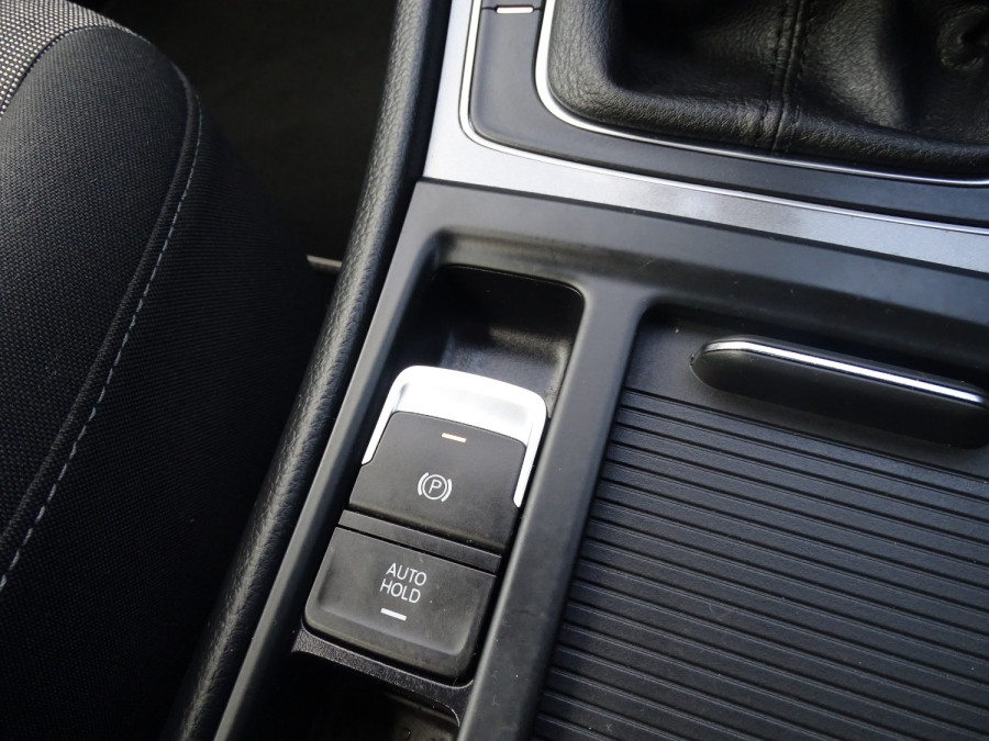 2015 Volkswagen Golf 7 90TSI Comfortline Hatch Image 17