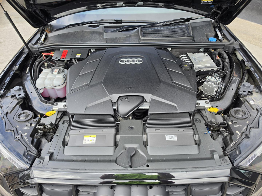 2022 Audi Q7 4M 55 TFSI S line SUV Image 32