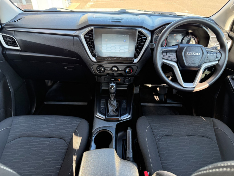2023 Isuzu D-MAX RG LS-M Cab Chassis Image 14