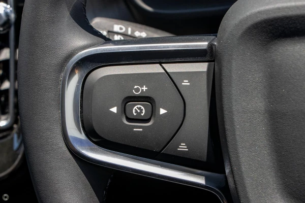 2025 MY26 Volvo XC40 XZ Plus B4 SUV Image 11