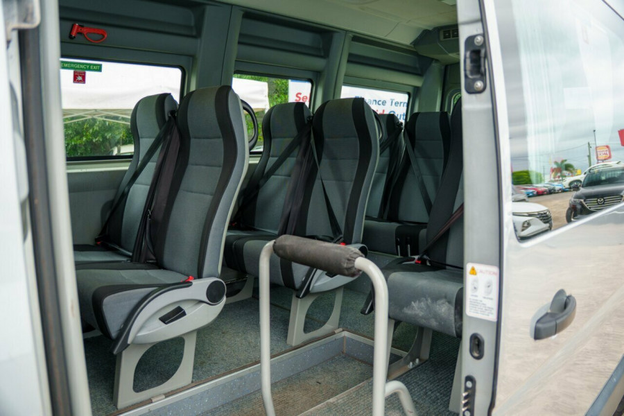2017 Renault Master X62 Mid Roof LWB AMT Bus Image 9