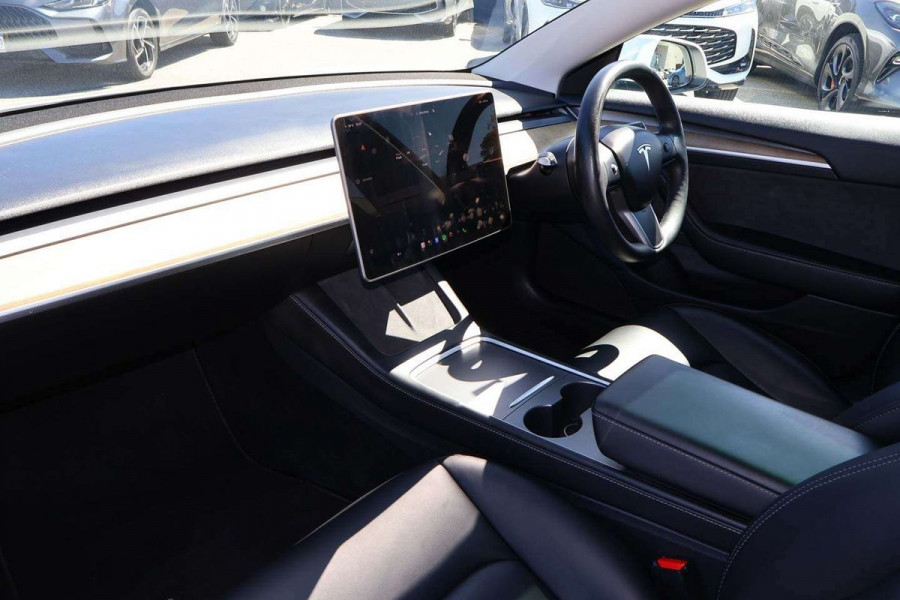 2022 Tesla Model 3  Rear-Wheel Drive Sedan Image 7