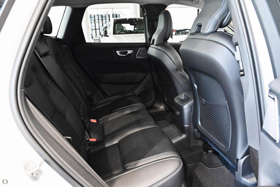 2026 Volvo XC60 UZ Ultra T8 Plug-in Hybrid Dark SUV Image 7