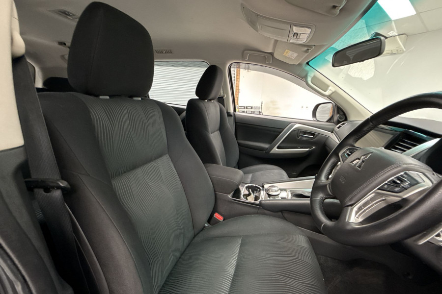 2020 Mitsubishi Pajero Sport QE GLX SUV Image 20