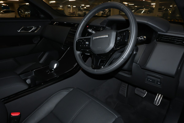 2026 MY25 Land Rover Range Rover Velar L560 P250 Dynamic SE SUV image 7