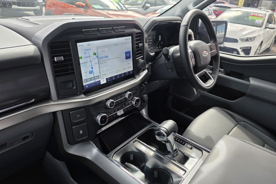 2023 Ford F-150 No Series Lariat Dual Cab Image 18