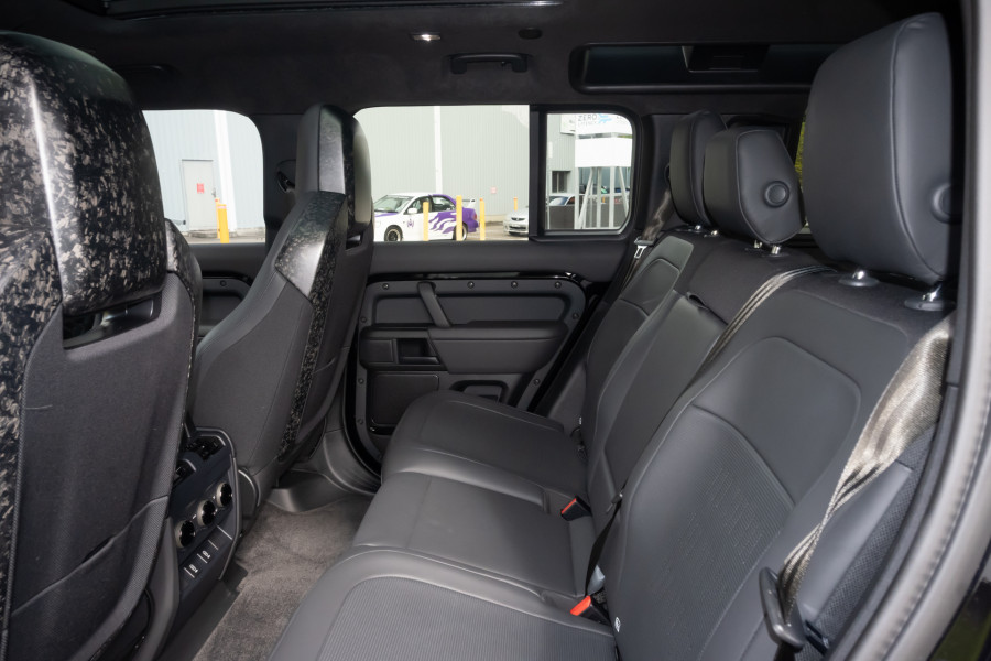 2026 Land Rover Defender L663 110 P635 OCTA Black SUV
