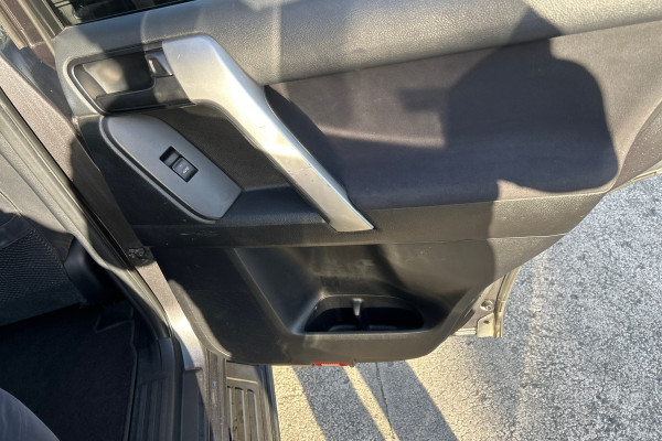 2016 Toyota LandCruiser Prado GDJ150R GXL SUV Image 35