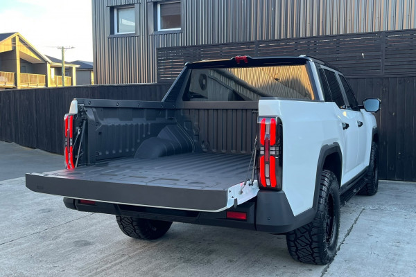 2025 MG U9 Black Edition Ute Image 17