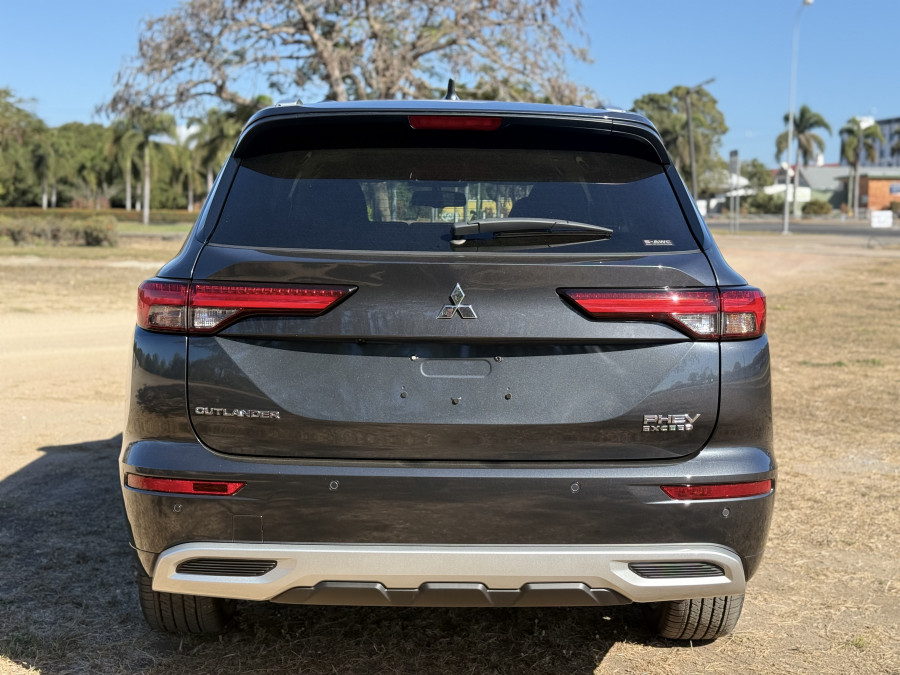 2025 MY24 Mitsubishi Outlander ZM PHEV Exceed SUV Image 5