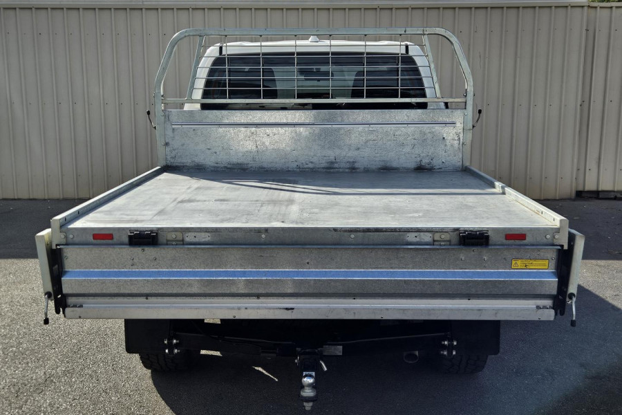 2022 Toyota HiLux GUN126R SR Double-Cab Cab-Chassis Image 7