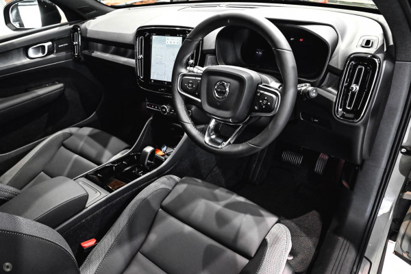 2024 MY25 Volvo EX40 No Series Ultra Single Motor Extended Range SUV Image 6