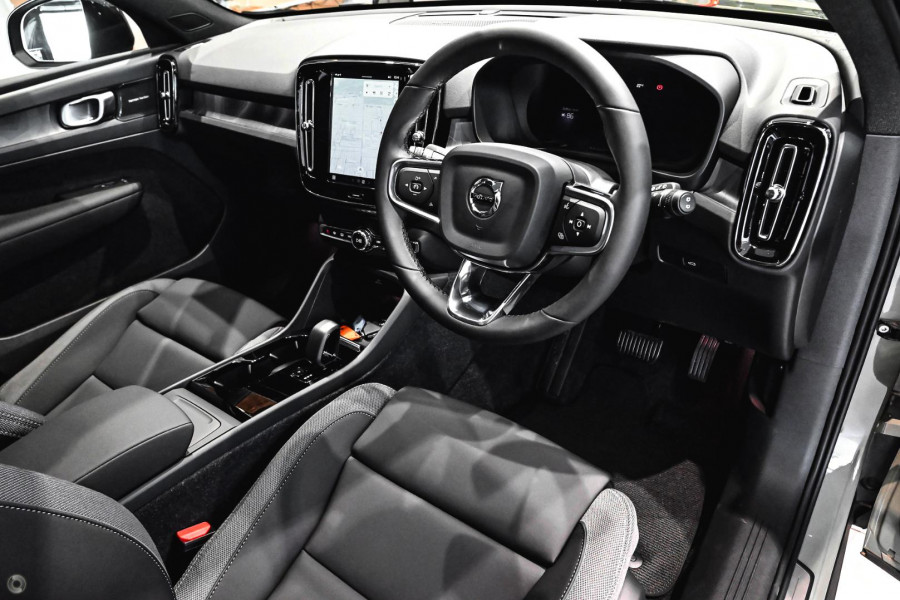 2024 MY25 Volvo EX40 No Series Ultra Single Motor Extended Range SUV Image 6