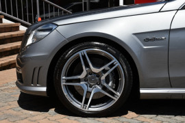 2010 Mercedes-Benz E-class W212 E63 AMG Sedan Image 5