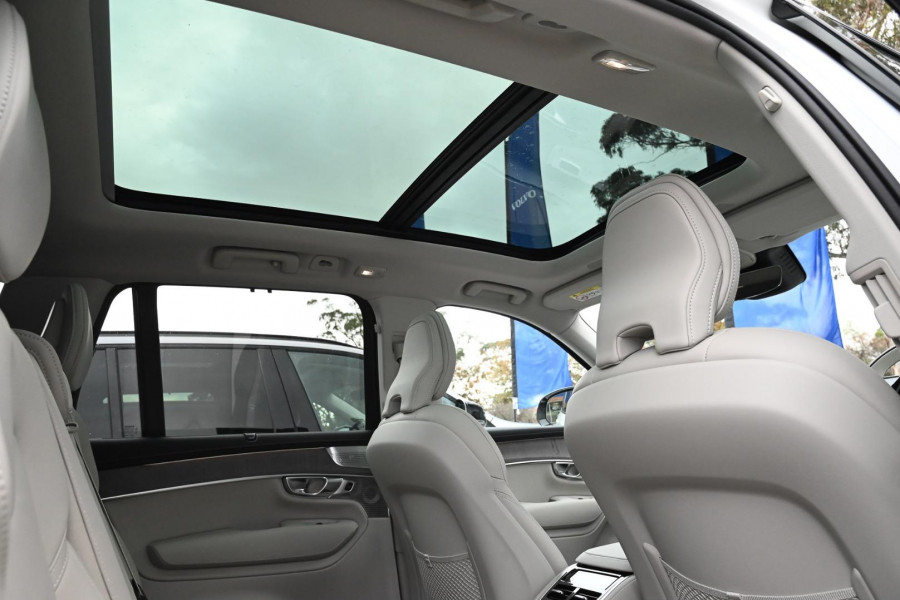 2026 Volvo XC90 L Series Ultra B5 Dark SUV