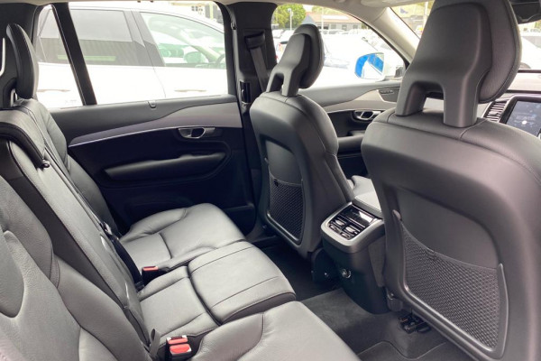 2020 Volvo XC90 L Series T6 Momentum Suv Image 4