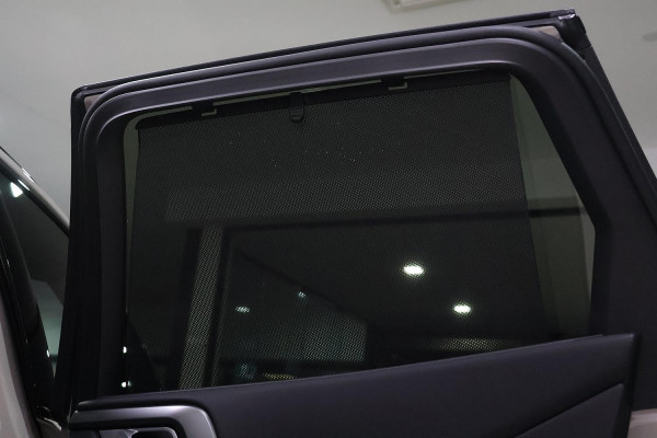 2025 BMW X3 G45 30e xDrive SUV image 9