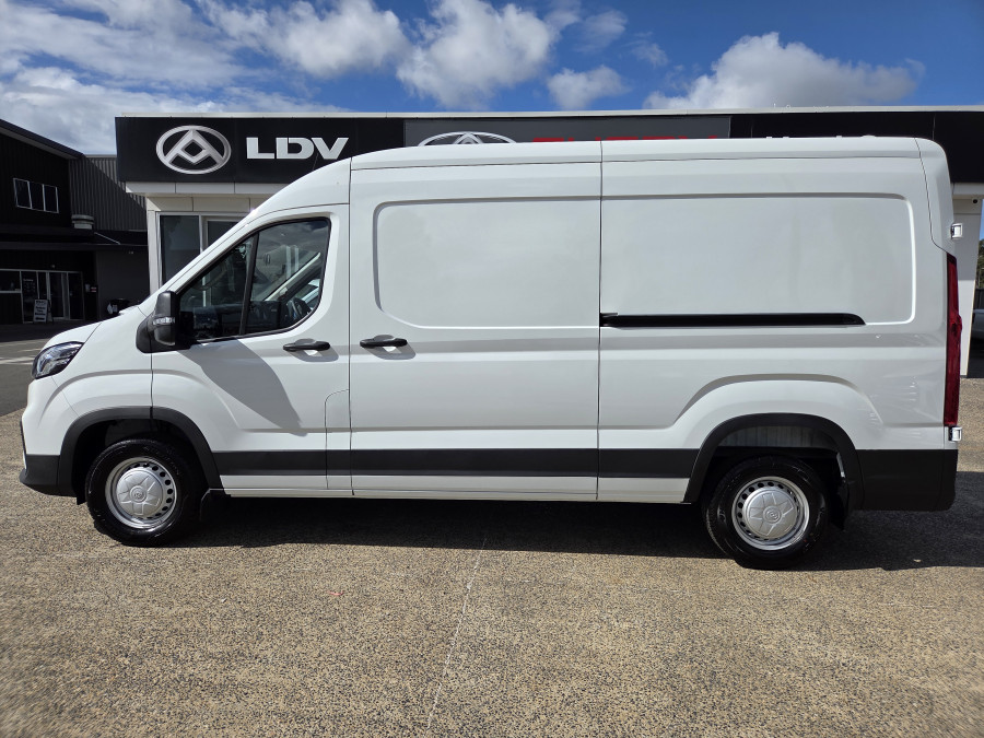 2026 LDV Deliver 9 Mid Roof LWB Van Image 6