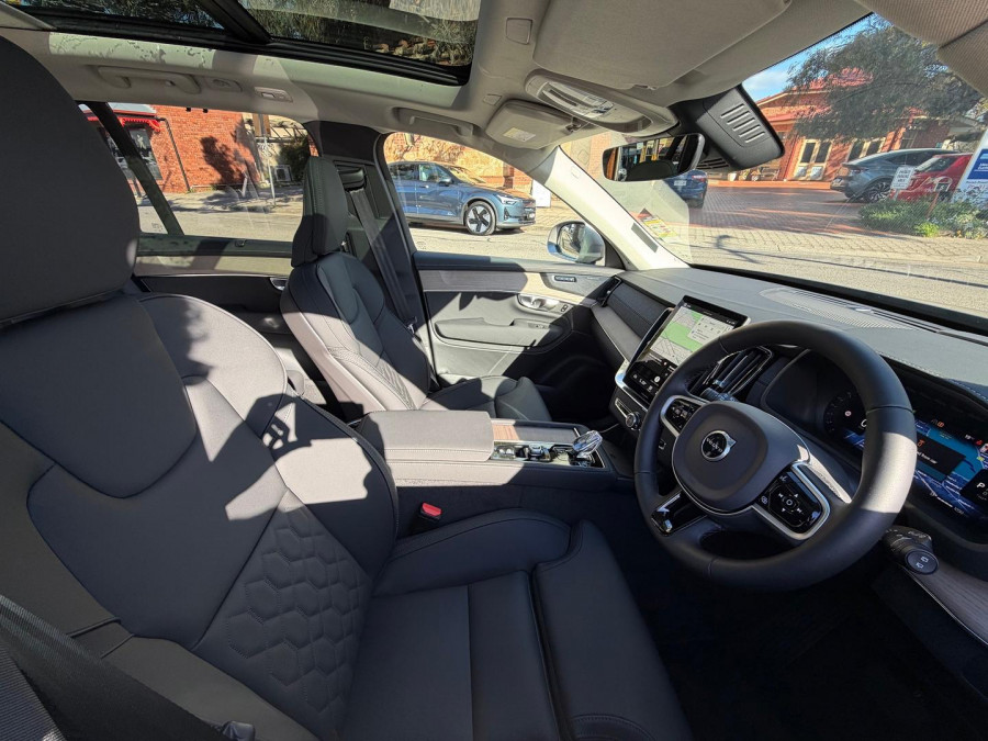 2025 MY26 Volvo XC90 L Series Plus B5 Bright SUV Image 5