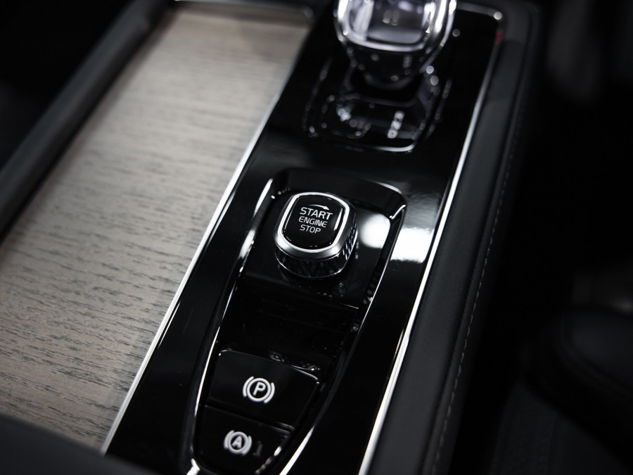 2026 Volvo XC90 L Series Ultra B5 Bright SUV Image 14
