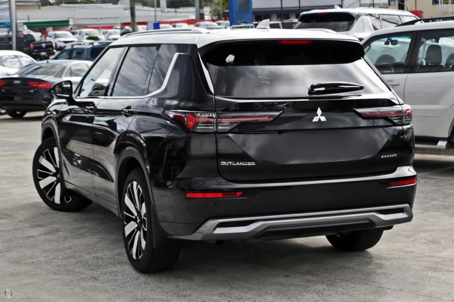 2026 Mitsubishi Outlander ZM Exceed Tourer SUV Image 6