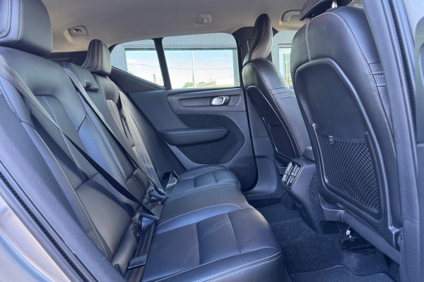 2020 Volvo XC40 XZ T4 Inscription SUV Image 16