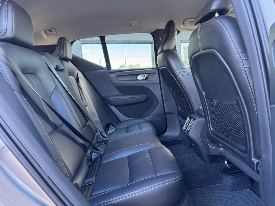 2020 Volvo XC40 XZ T4 Inscription SUV Image 16
