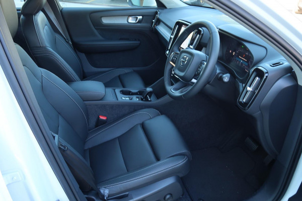 2025 MY26 Volvo XC40 XZ Plus B4 SUV Image 15