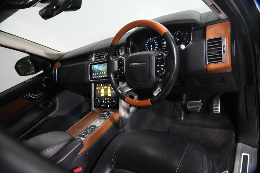 2019 Land Rover Range Rover SDV8 Autobiography SUV Image 11