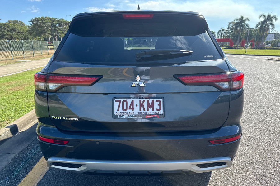 2024 Mitsubishi Outlander ZM LS SUV Image 6