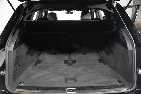 2020 Audi Q7 50 TDI S Line SUV image 37