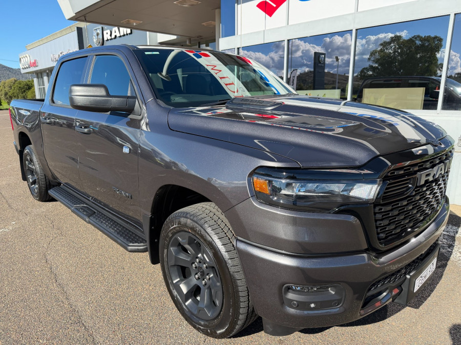 2026 Ram 1500 Express Ute Image 1