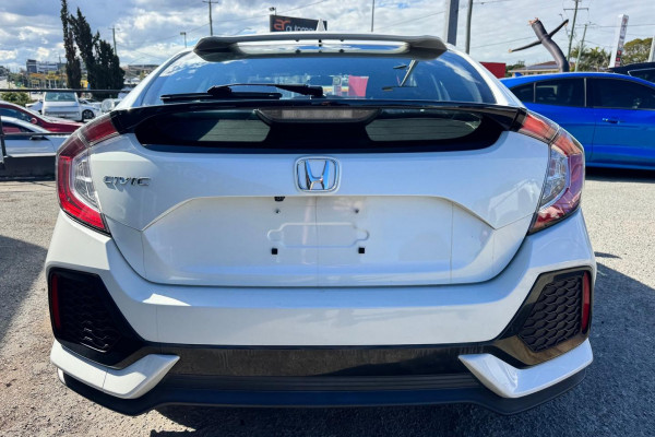 2018 Honda Civic 10th Gen VTi Hatch Image 8