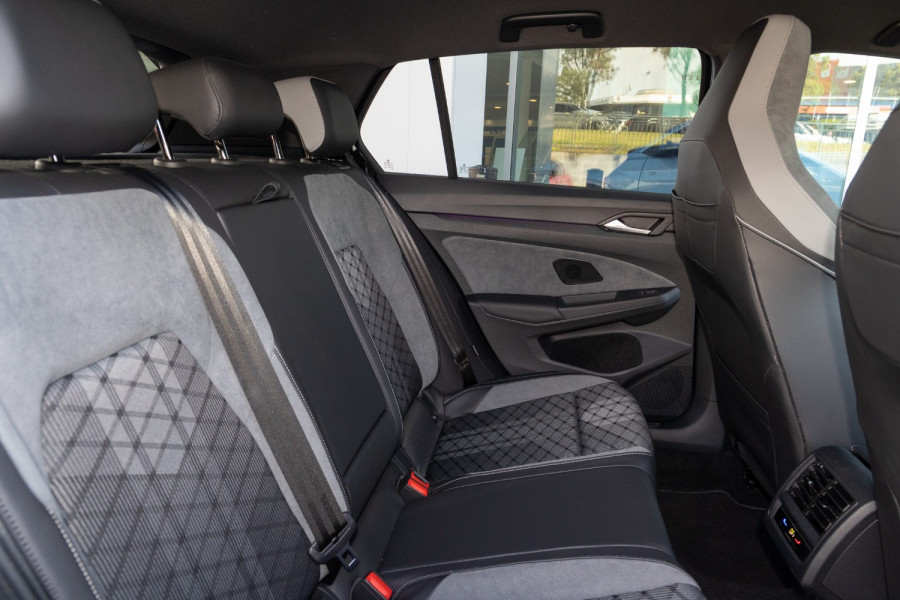 2024 Volkswagen Golf 8 110TSI R-Line Hatch Image 9