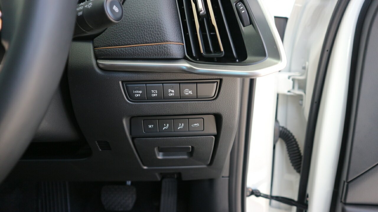 2024 Mazda CX-80 KL D50e Touring SUV Image 17