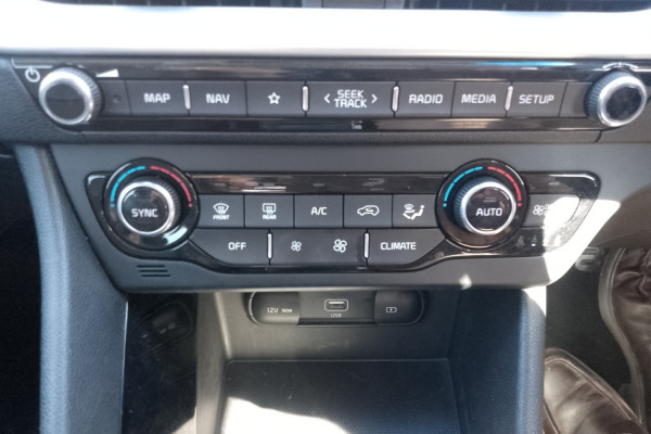 2021 Kia Niro DE Hybrid Sport SUV Image 26