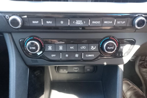 2021 Kia Niro DE Hybrid Sport SUV Image 26