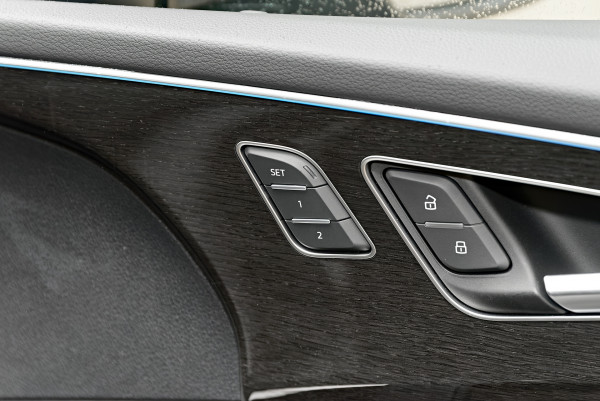 2026 Audi Q8 F1 TFSI e 360kW S line | PHEV SUV image 18