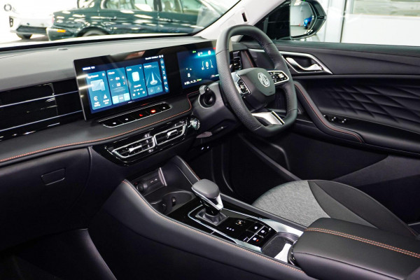 2025 MG HS AS33P Super Hybrid Excite SUV Image 8