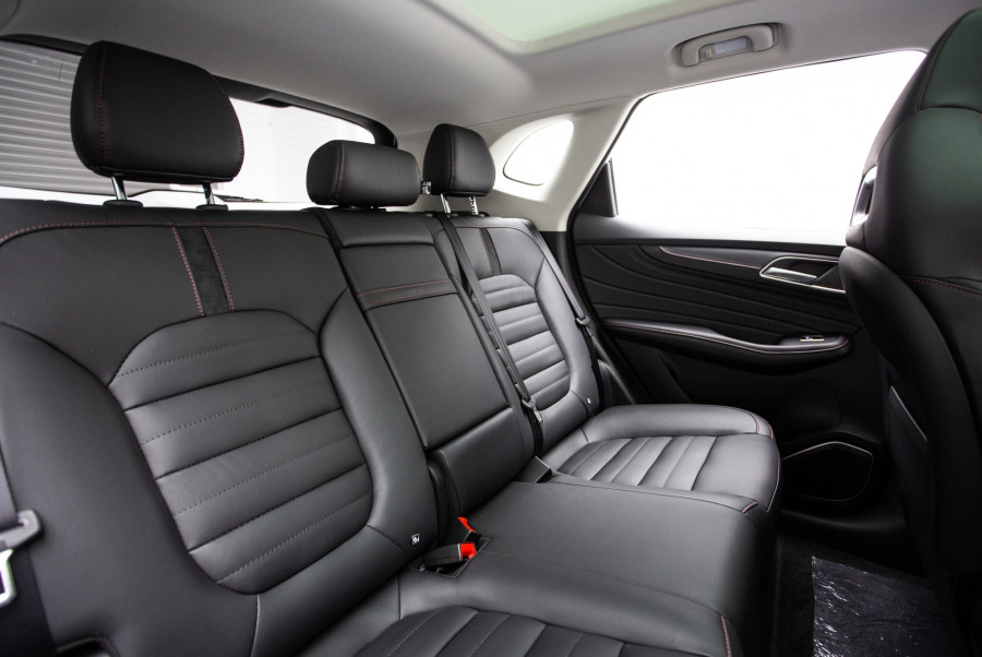 2025 MG HS Plug-in Hybrid Essence SUV Image 16