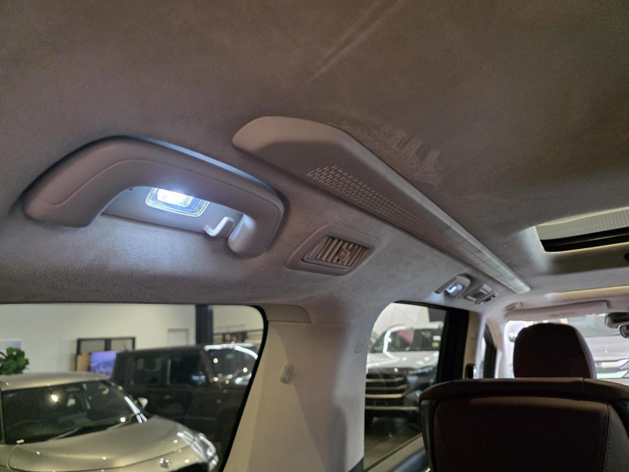 2026 GAC M8 PHEV  Premium People Mover Image 34
