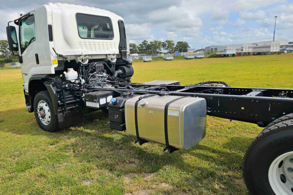 2025 Isuzu FVZ 260-300 AT R55 Cab Chassis Image 4