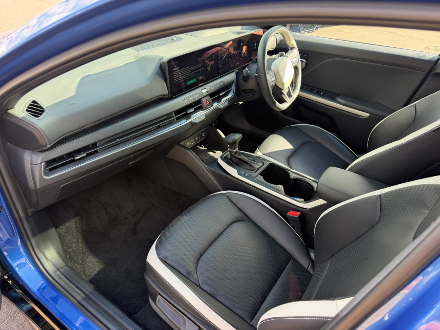 2025 Kia K4 CL4m GT-Line Sedan Image 9