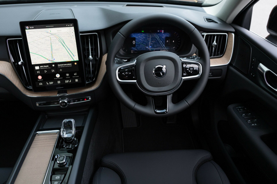 2026 Volvo XC60 UZ Plus B5 Bright SUV Image 12