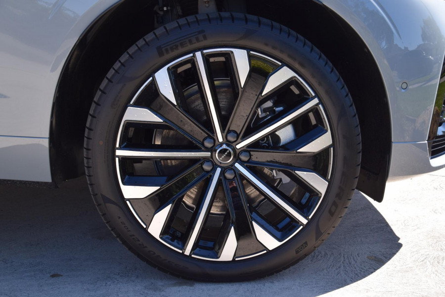 2026 Volvo XC60 UZ Ultra T8 Plug-in Hybrid Dark SUV Image 8