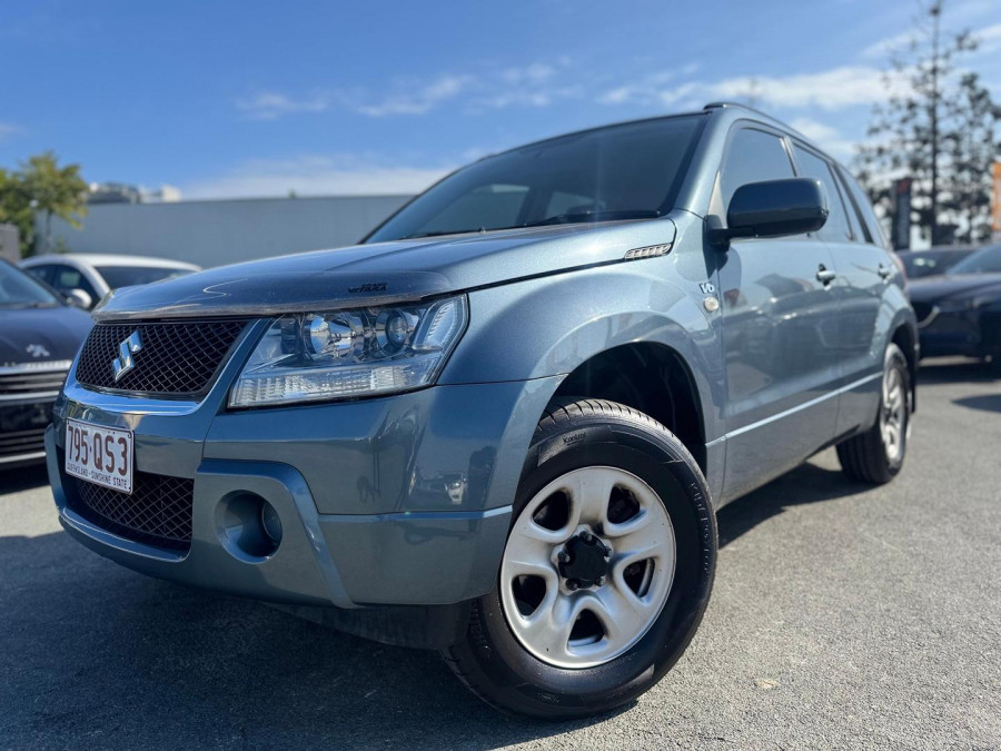 2005 Suzuki Grand Vitara JB  SUV Image 2